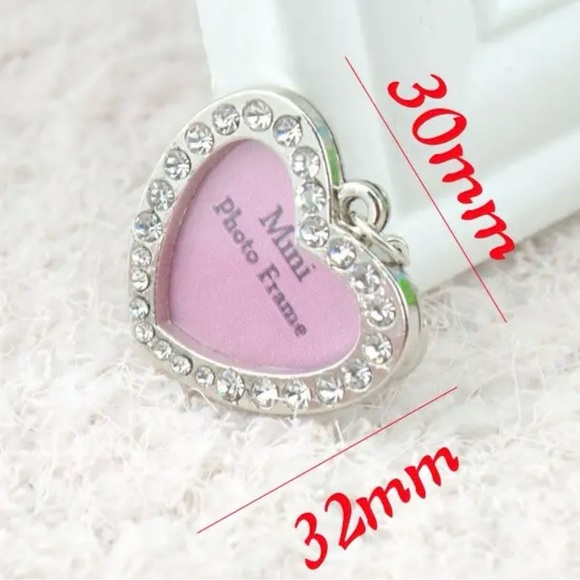 $2 HEART COLLAR PHOTO TAG. NEW. $2 WITH ANY $10 ORDER OR MORE - Picture 2 of 9